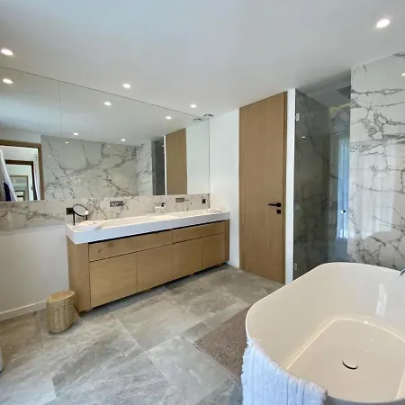 Clear Up-To-Date Furnished With A Small Face-To-Face Terrace Biarritz